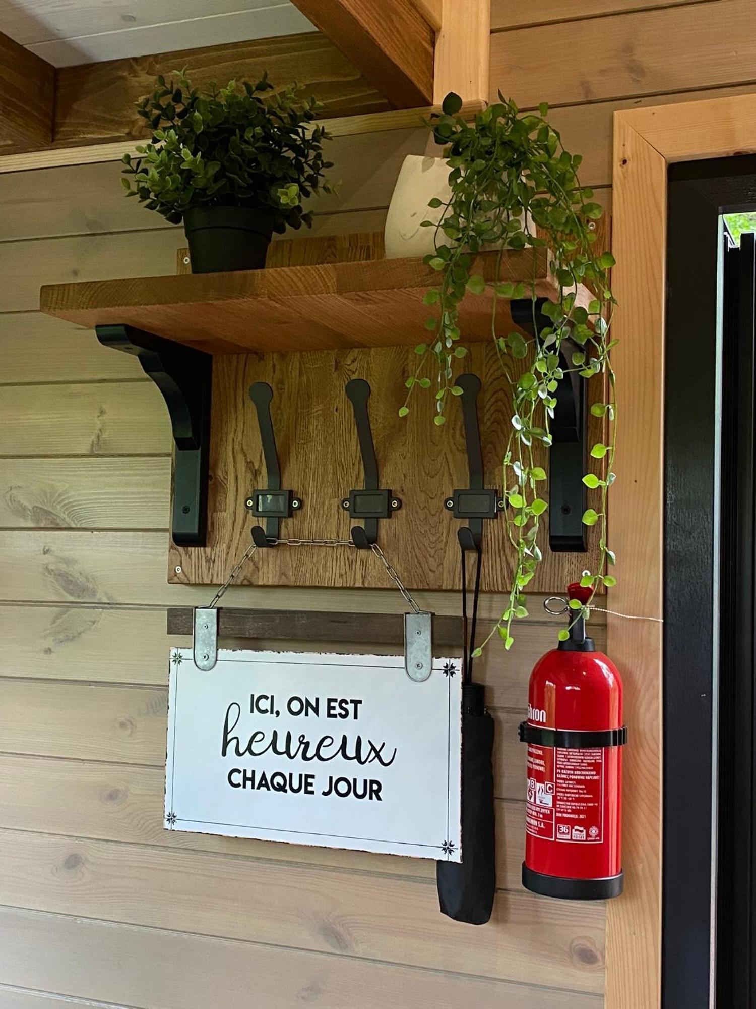La Tiny House De Nanou Guest House Рошфор Екстериор снимка